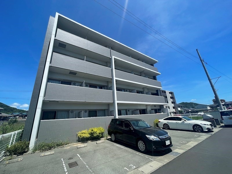 フランディル・オーラの物件外観写真