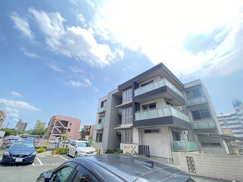 プレミアス三左衛門の物件外観写真