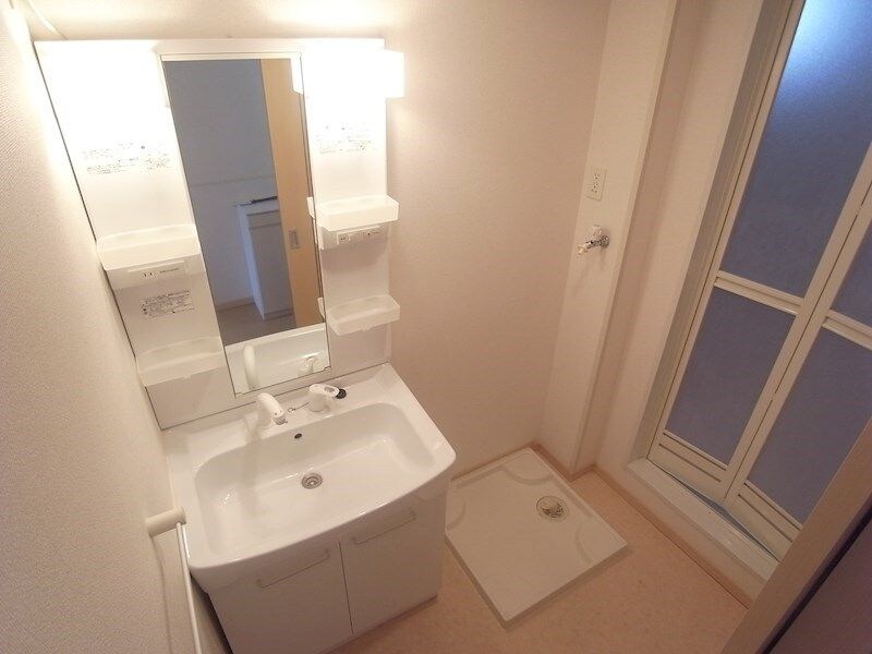 リジュール南条の物件内観写真