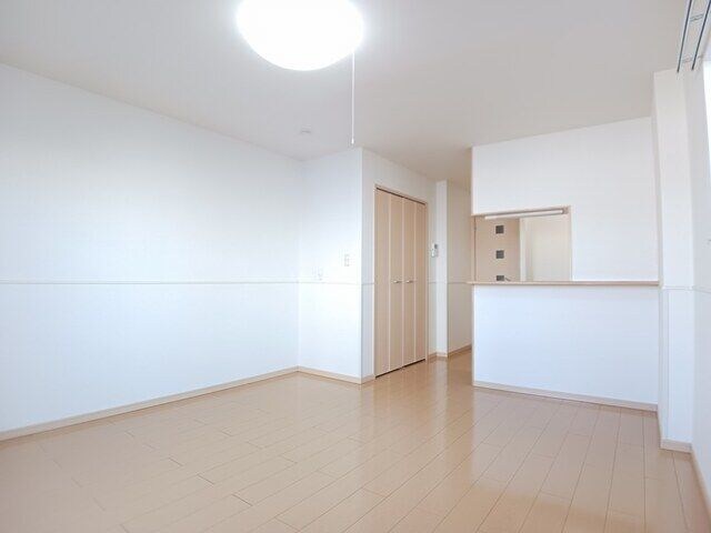 リジュール南条の物件内観写真