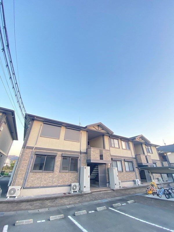 ティーダ御立　A棟の物件外観写真