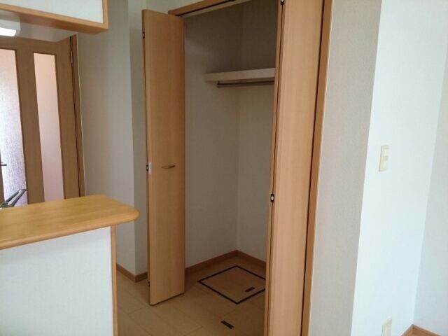 ワイズ　コンブリオの物件内観写真