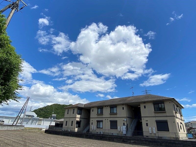 モンラヴィ青山の物件外観写真