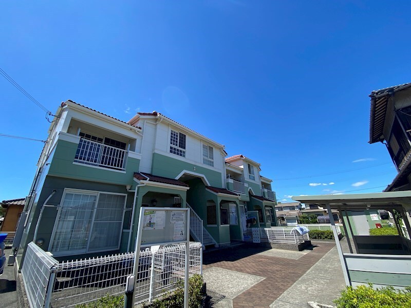 グリーンベルトの物件外観写真