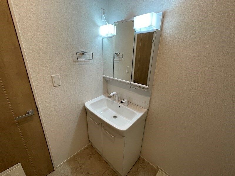 メゾングレーヌ勝原Bの物件内観写真