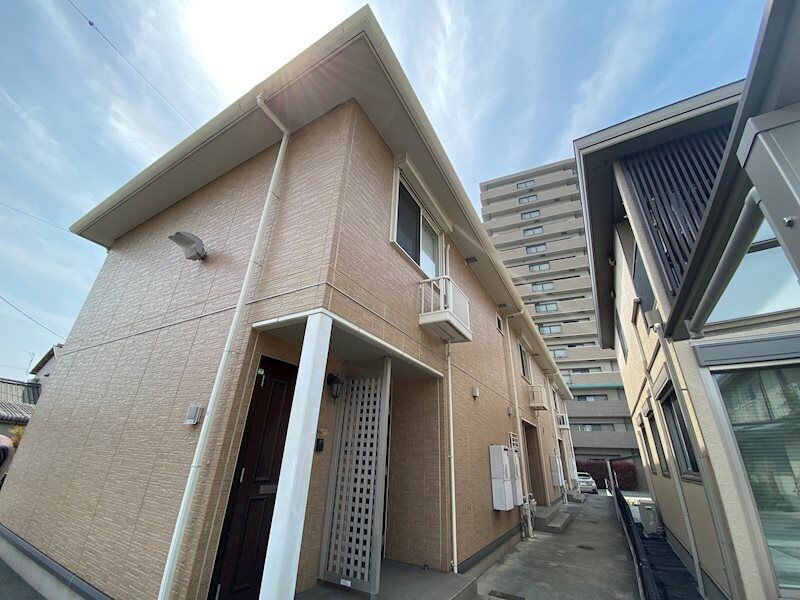 リバーハイツ東堀の物件外観写真