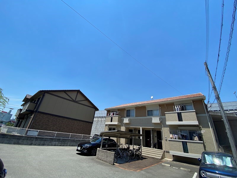 グランモア航A棟の物件外観写真