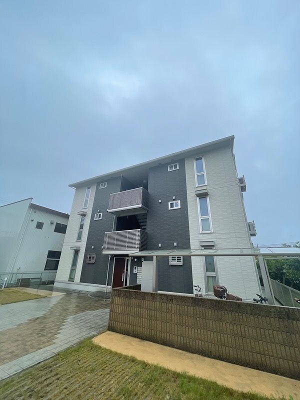 アズールの物件外観写真