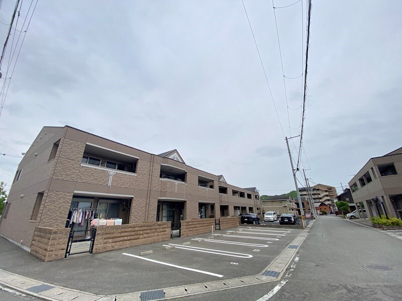 アンプルールの物件外観写真