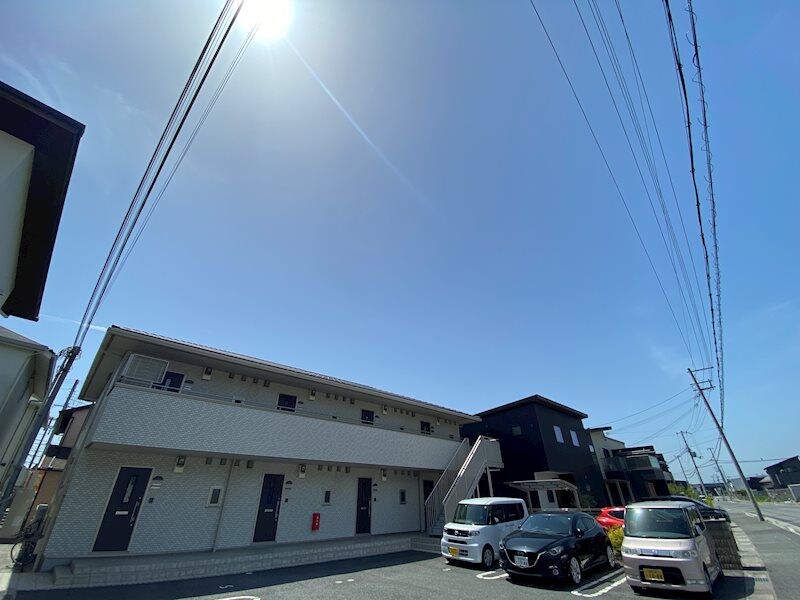 丸萬三番館の物件外観写真