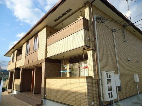 フェリア香呂Bの物件外観写真