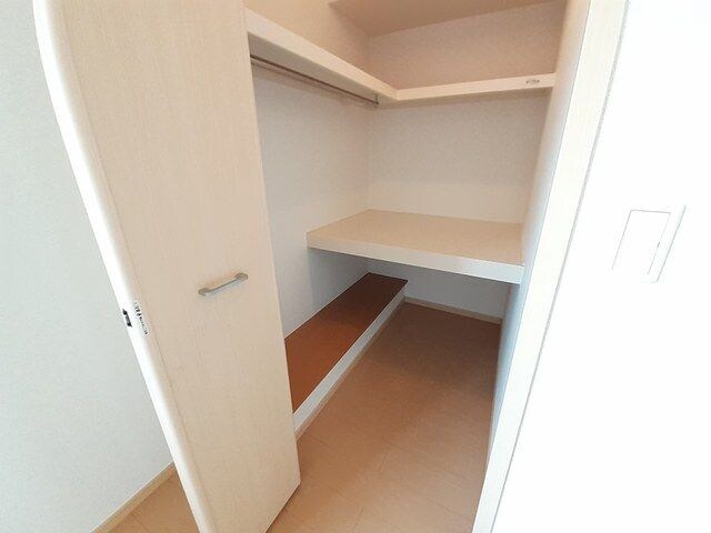 フェリア香呂Bの物件内観写真