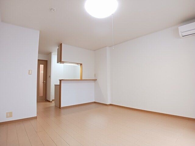 メゾン・カルムIの物件内観写真