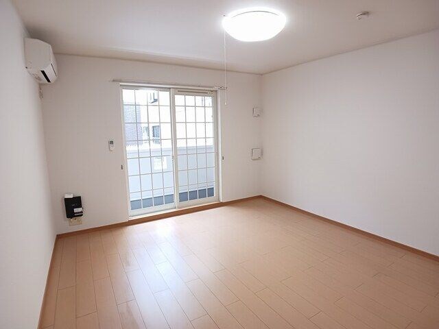 メゾン・カルムIの物件内観写真