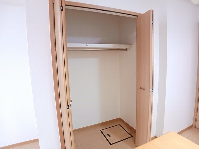 メゾン・カルムIの物件内観写真