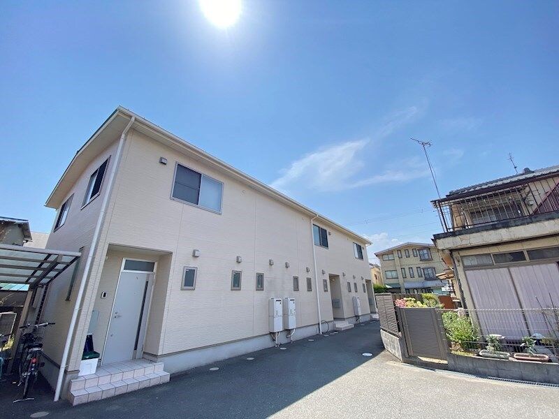 ラシック鷹匠の物件外観写真