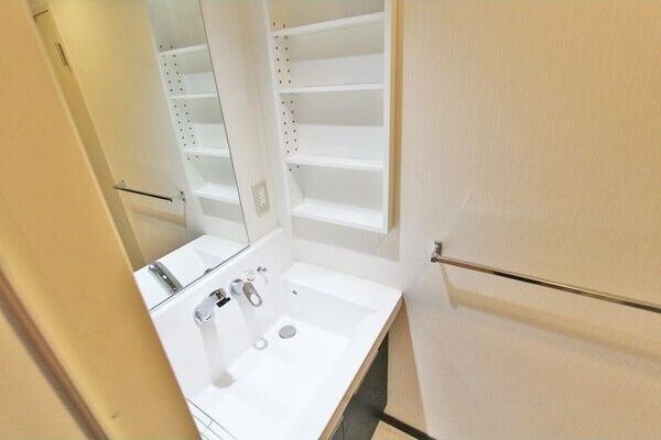 アスール江坂の物件内観写真