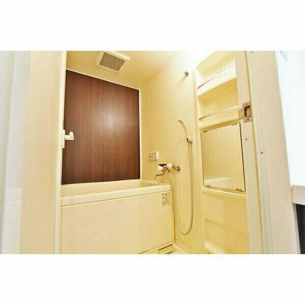 アスール江坂の物件内観写真