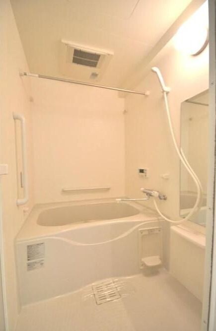 ロハス江坂の物件内観写真