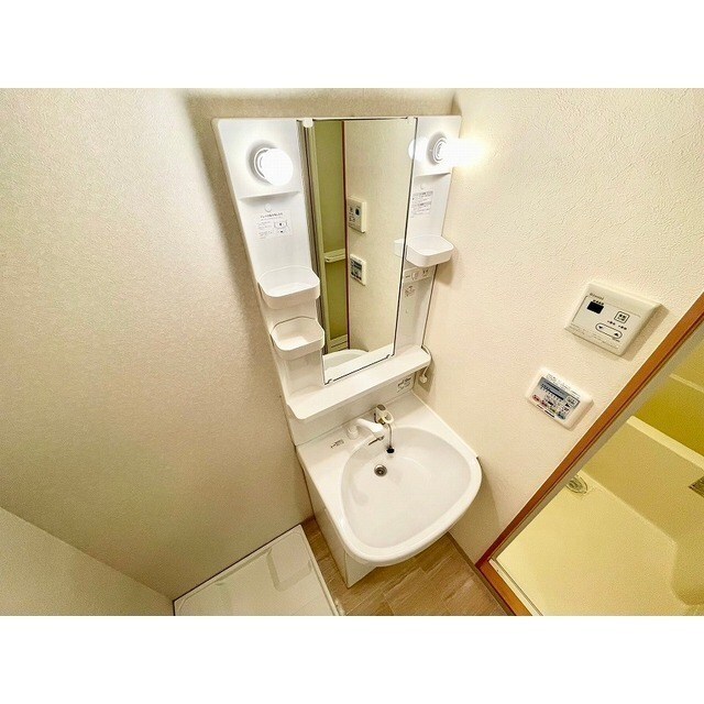 アンプルール クラージュ コリーヌシャンIの物件内観写真