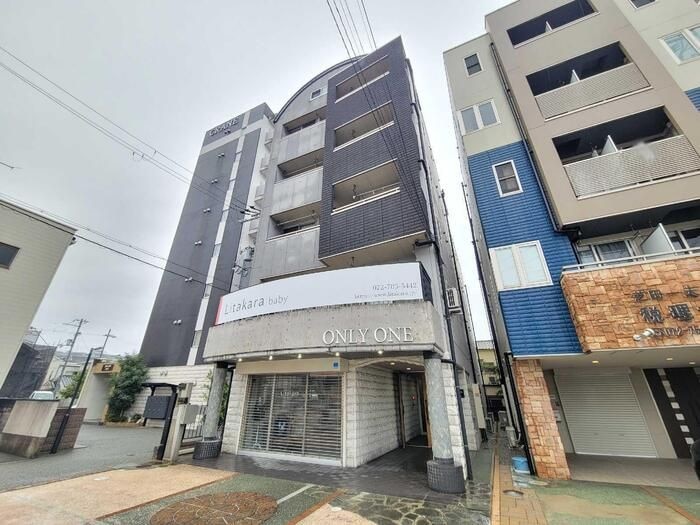 ONLY　ONE小花の物件外観写真