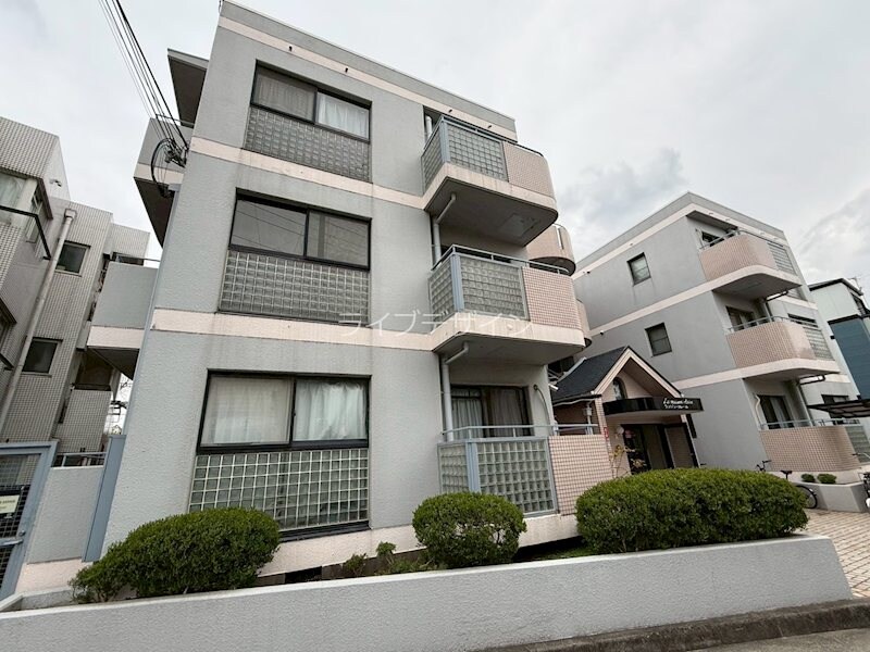 ラ・メゾンクレールの物件外観写真