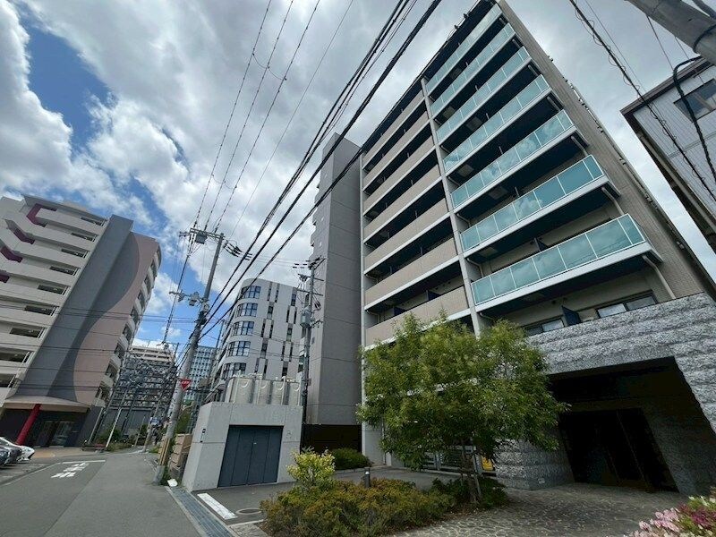 サムティ江坂レガーロの物件外観写真