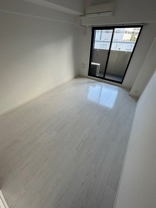 サムティ江坂レガーロの物件内観写真