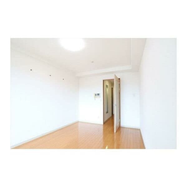 ロイヤル御幣島の物件内観写真