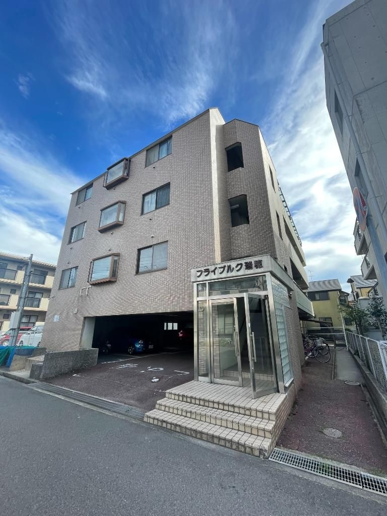 フライブルク瑞穂の物件外観写真