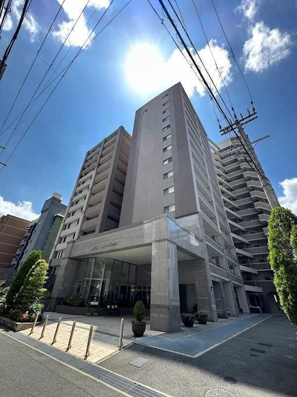 レフィーナカルム江坂の物件外観写真