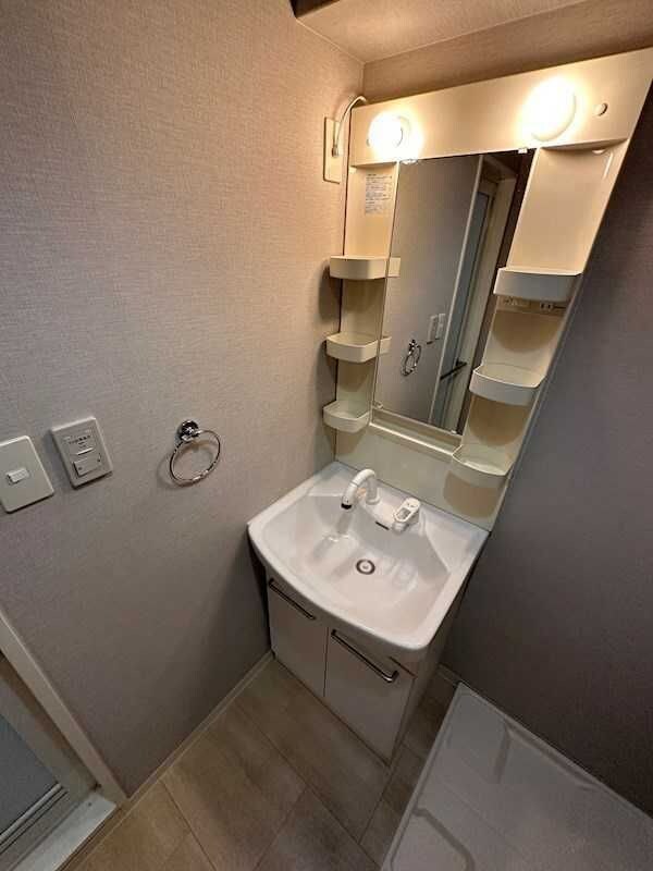 レフィーナカルム江坂の物件内観写真