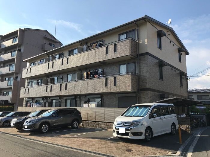 アメニティーコート西泉丘の物件外観写真