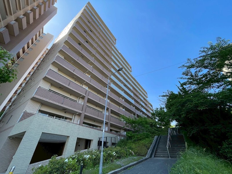 ジオ千里中央ライズコートＥ棟の物件外観写真