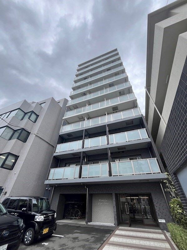 ワールドアイ江坂アルバの物件外観写真