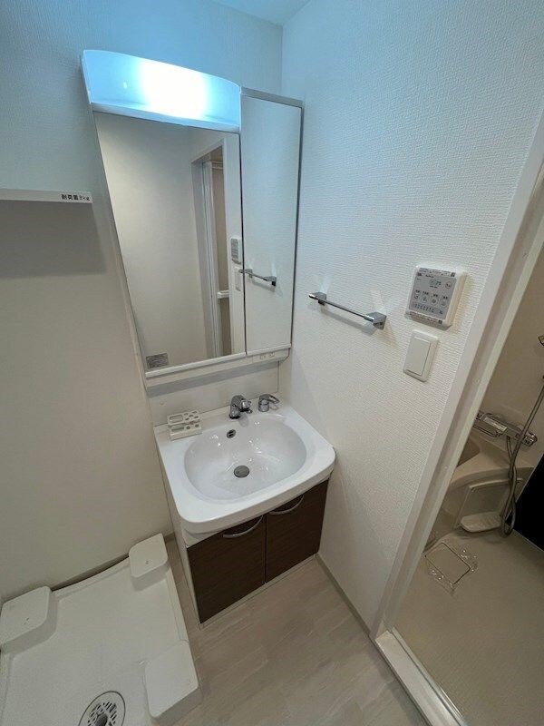 ワールドアイ江坂アルバの物件内観写真