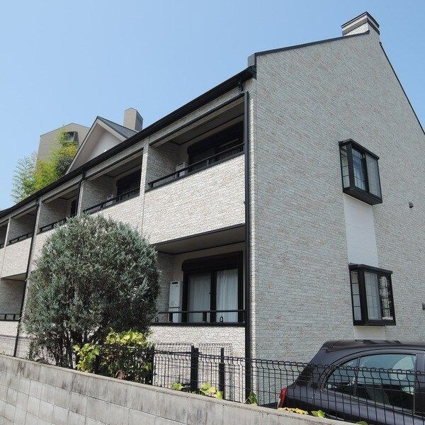 プレベール千里中央の物件外観写真