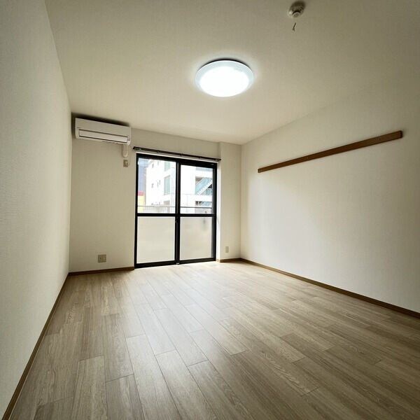 プレベール千里中央の物件内観写真