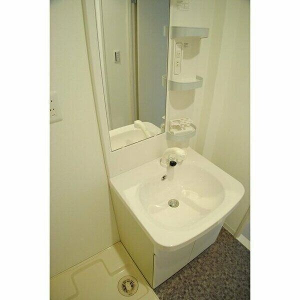 ウインズコート西中島の物件内観写真