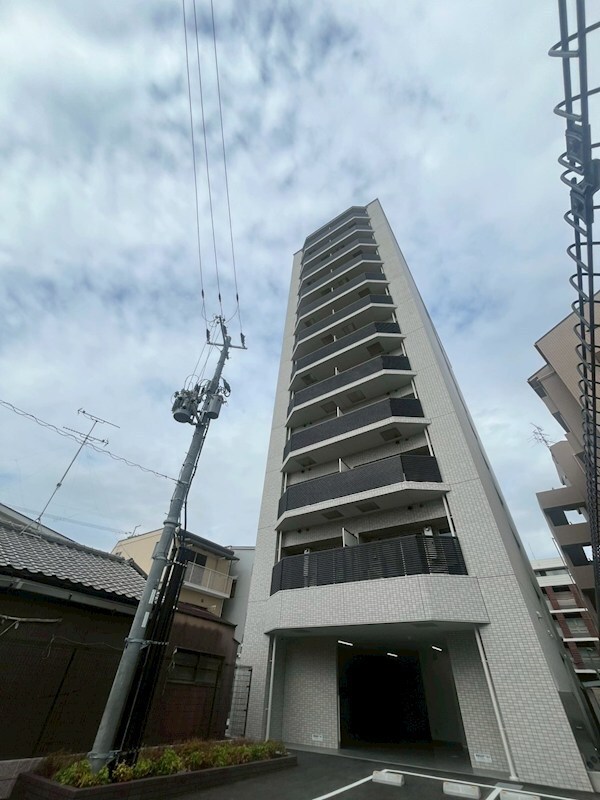 プレジオ西中島ASIANの物件外観写真