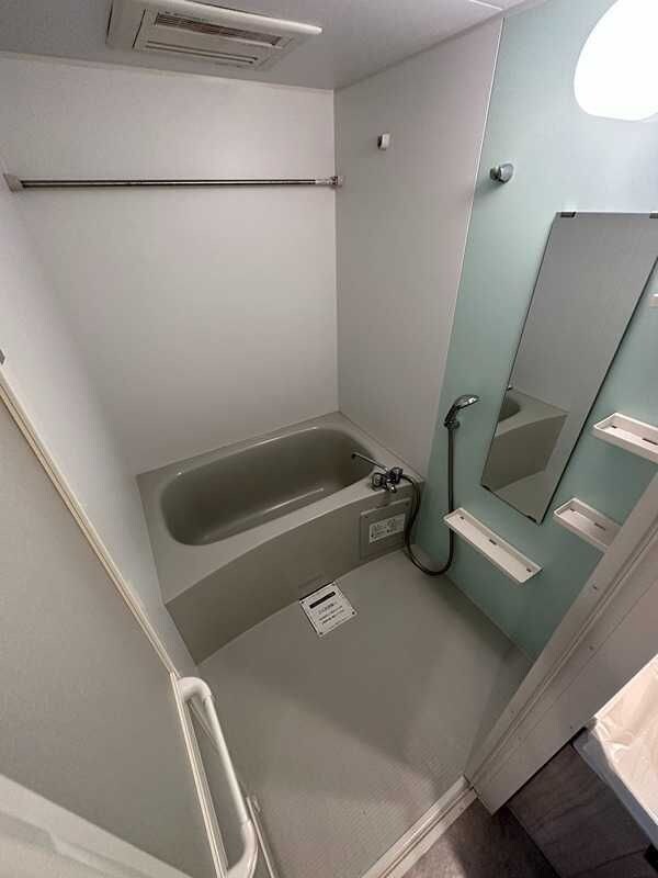 エストーネ江坂の物件内観写真