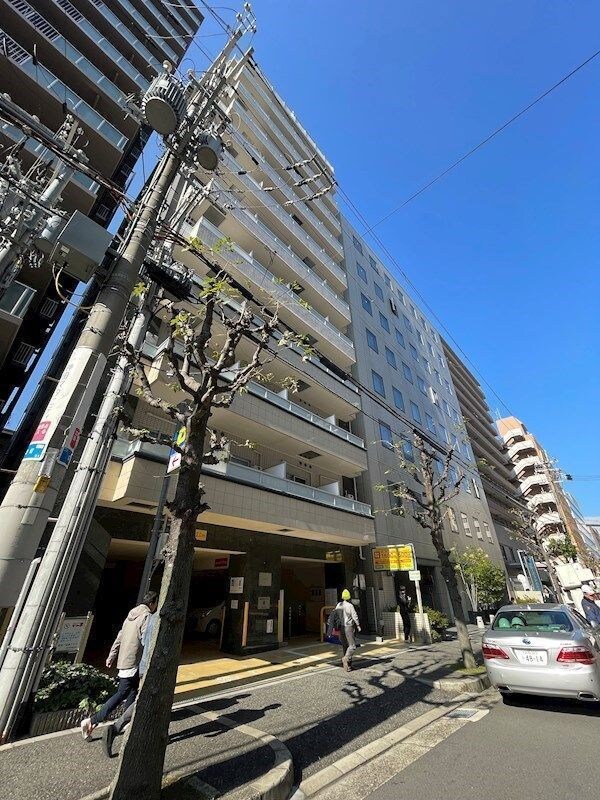 オリエンタル江坂の物件外観写真