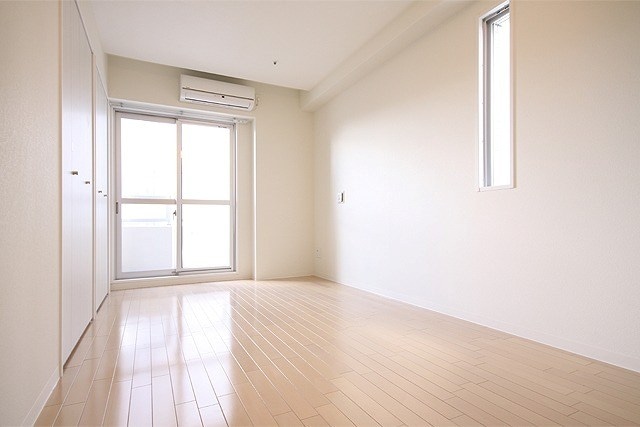 オリエンタル江坂の物件内観写真