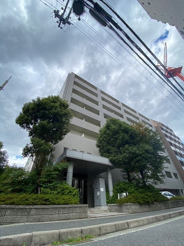 アールエスフラッツの物件外観写真