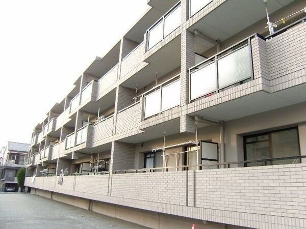 メゾン・ド・ファミールの物件外観写真