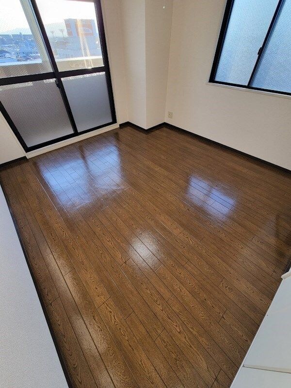 フローラルハイツ服部の物件内観写真