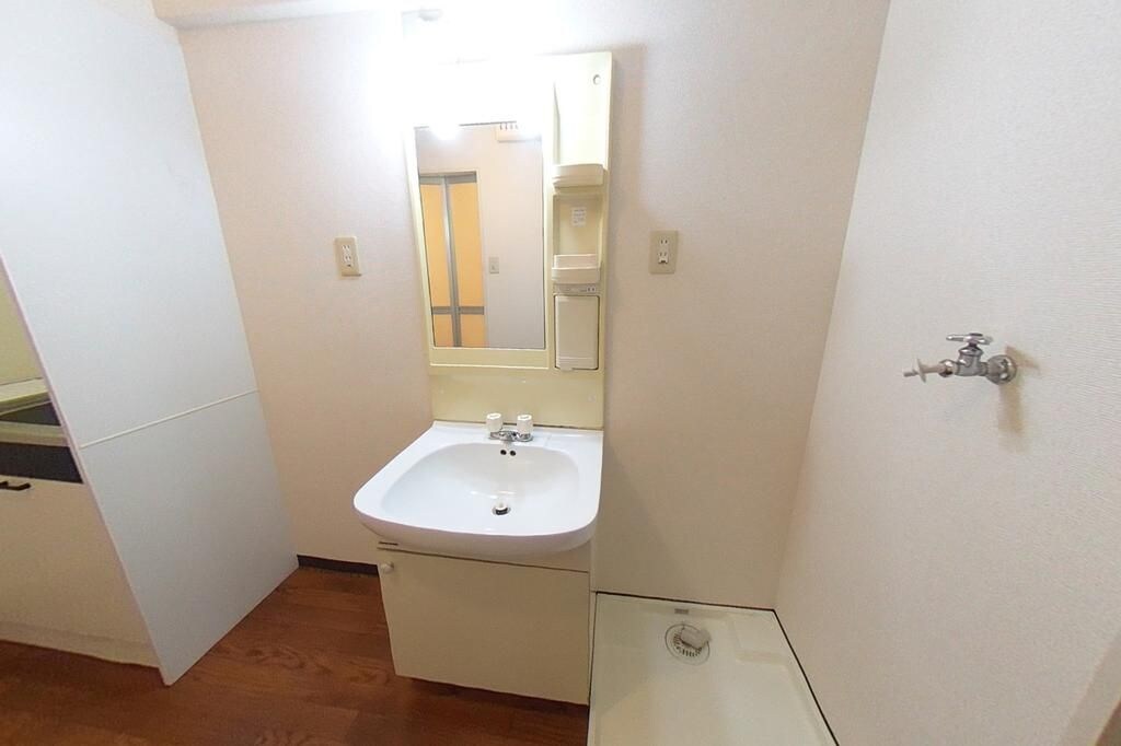 フローラルハイツ服部の物件内観写真