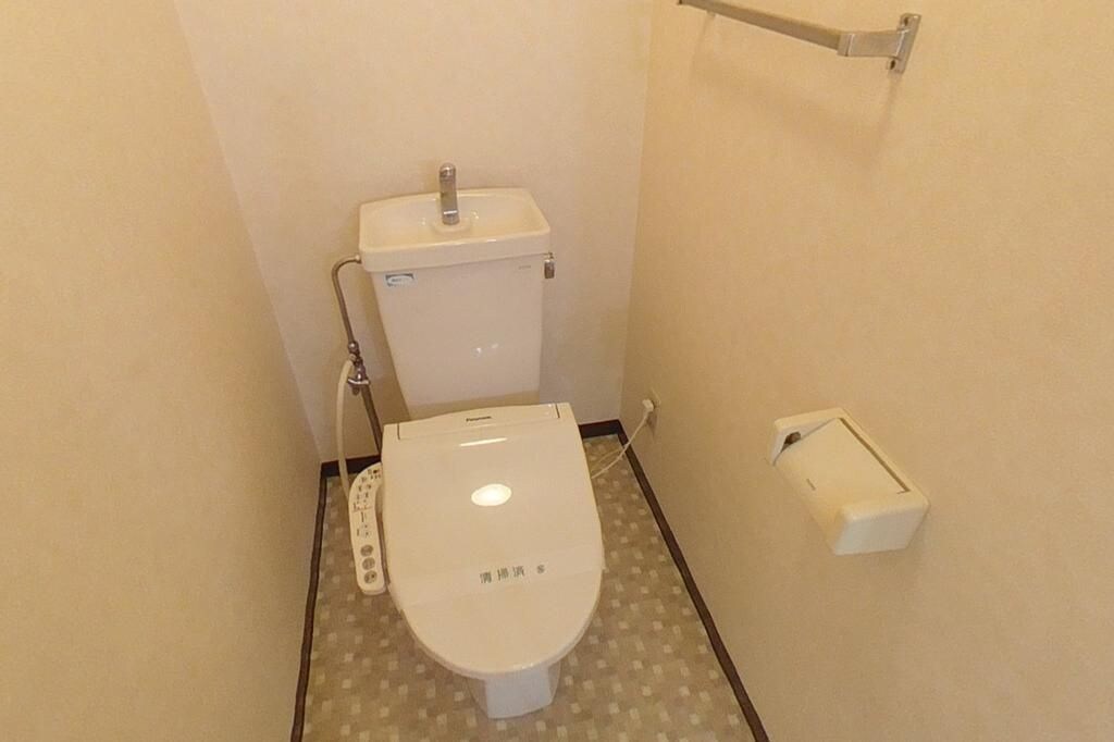 フローラルハイツ服部の物件内観写真