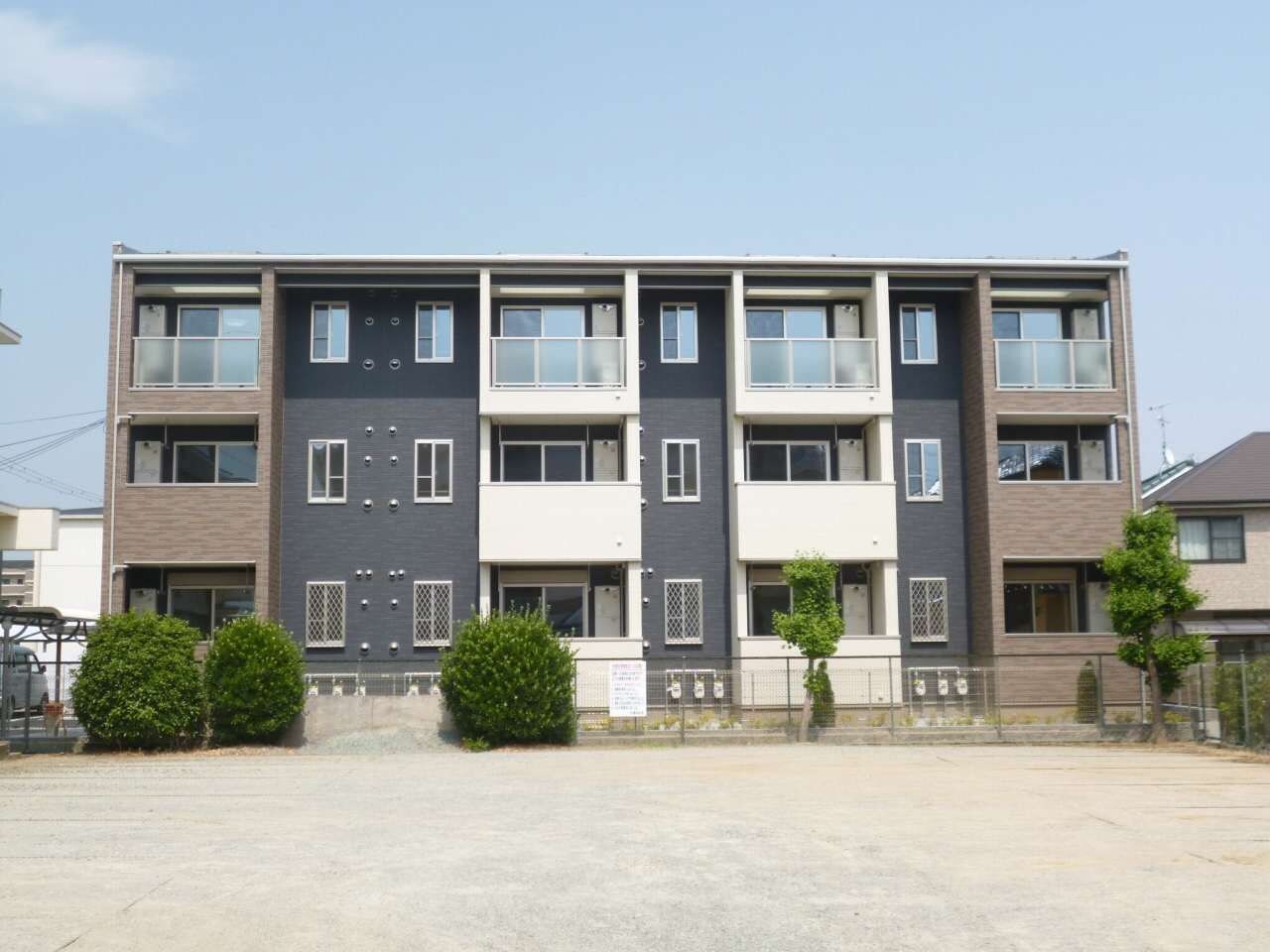 クレール宝塚の物件外観写真