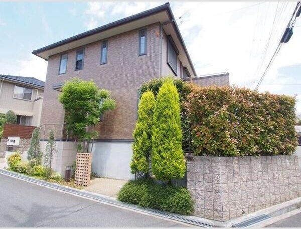 上野東3丁目戸建の物件外観写真